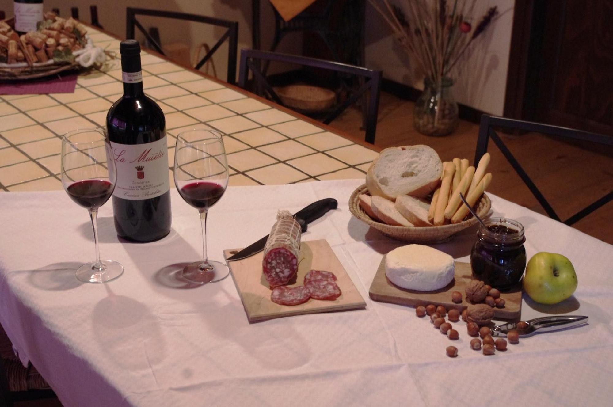 Cascina Bertolotto Wine Resort 스피노몬페라토 외부 사진